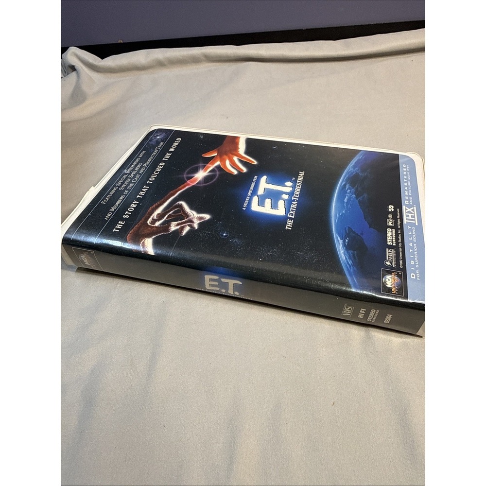 E.T. The Extra-Terrestrial (VHS, 1996, Clamshell) - Picture 3 of 7